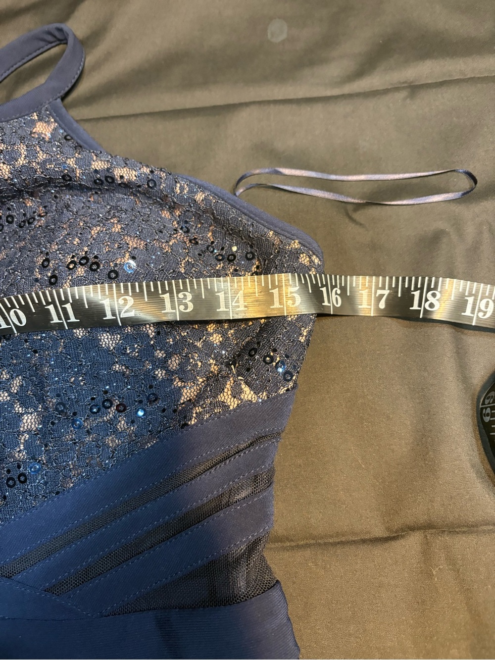 Morgan & Co
Navy Blue Lace Halter Gown floral lace halter-style bodice size 5 - Picture 10 of 14